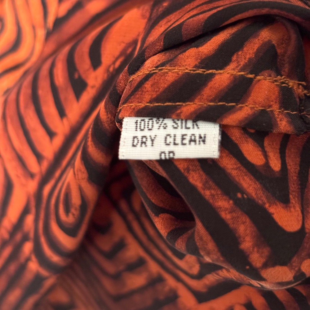Milo's Men's S Short Sleeve Button Down Shirt 100% Silk Orange Black Geometric - Picture 6 of 8